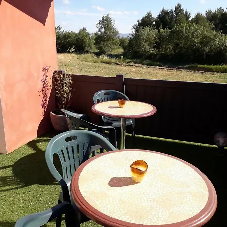 Aux Deux Elles Guest house Villemoustaussou
