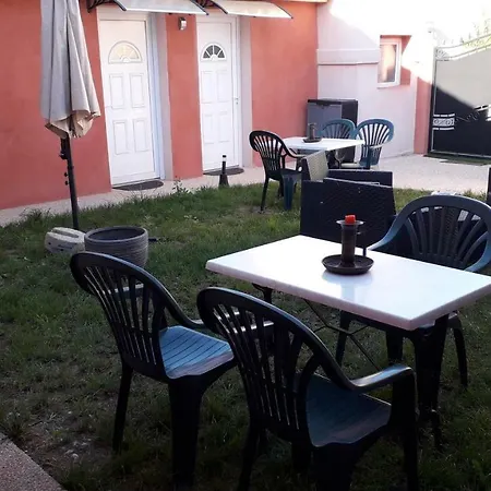 Aux Deux Elles Guest house *